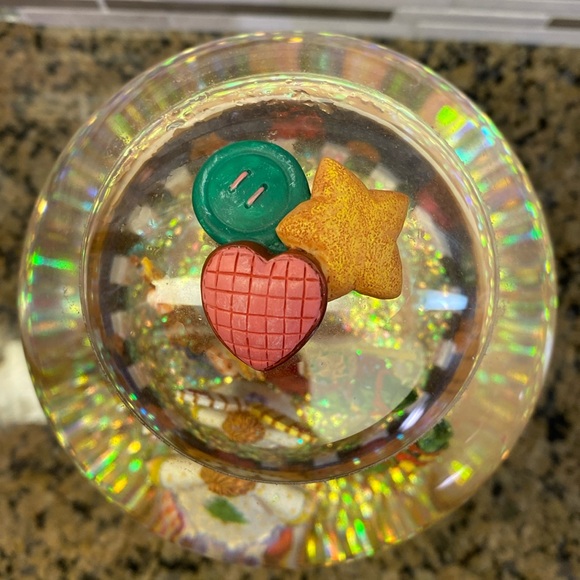 San Francisco Musical Snow Globe "Faithful Friends" Debra Jordan Bryan - Picture 5 of 9